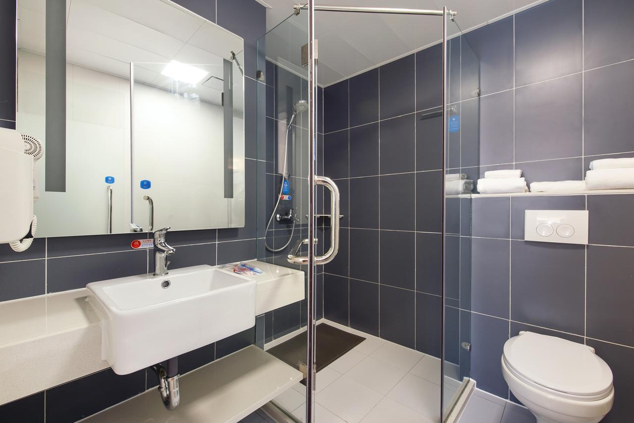 Hanting Hotel Shanghai Chunsha Jinhui Plaza Bagian luar foto