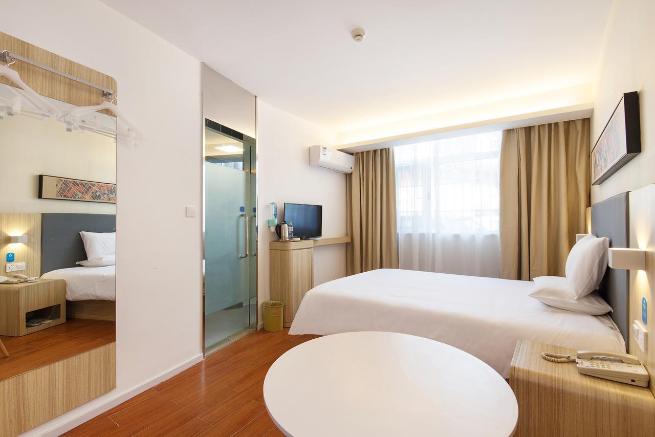Hanting Hotel Shanghai Chunsha Jinhui Plaza Bagian luar foto