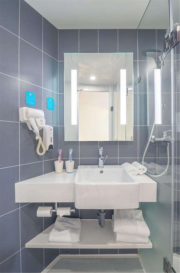 Hanting Hotel Shanghai Chunsha Jinhui Plaza Bagian luar foto